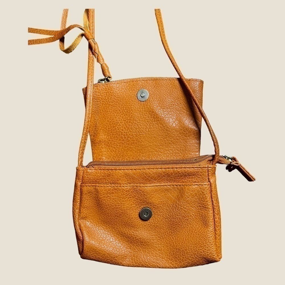 𝅺MOSSIMO Small Tan Crossbody Bag with Tassel - Picture 5 of 7